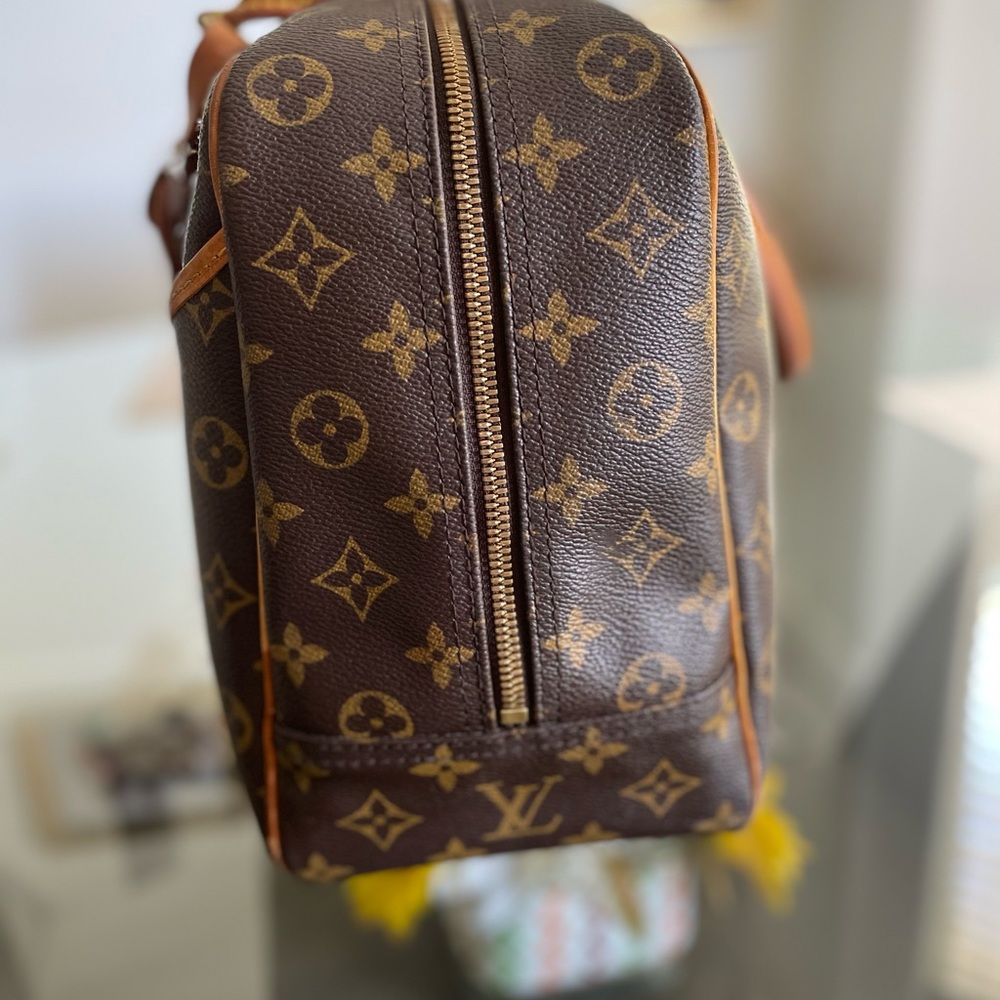 Gorgeous Louis Vuitton Deauville Bag - Picture 7 of 16